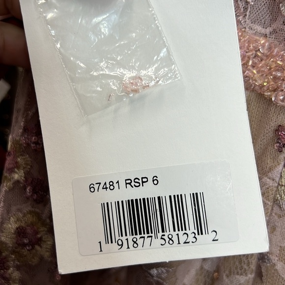 Mac Duggal 67481 NWT FLORAL EMBELLISHED SLEEVELESS PLUNGE NECKLINE - Picture 10 of 14